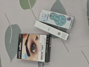 [CLEARANCE] Kiss New York Beauty Mystery Surprise Box (3 Items) photo review